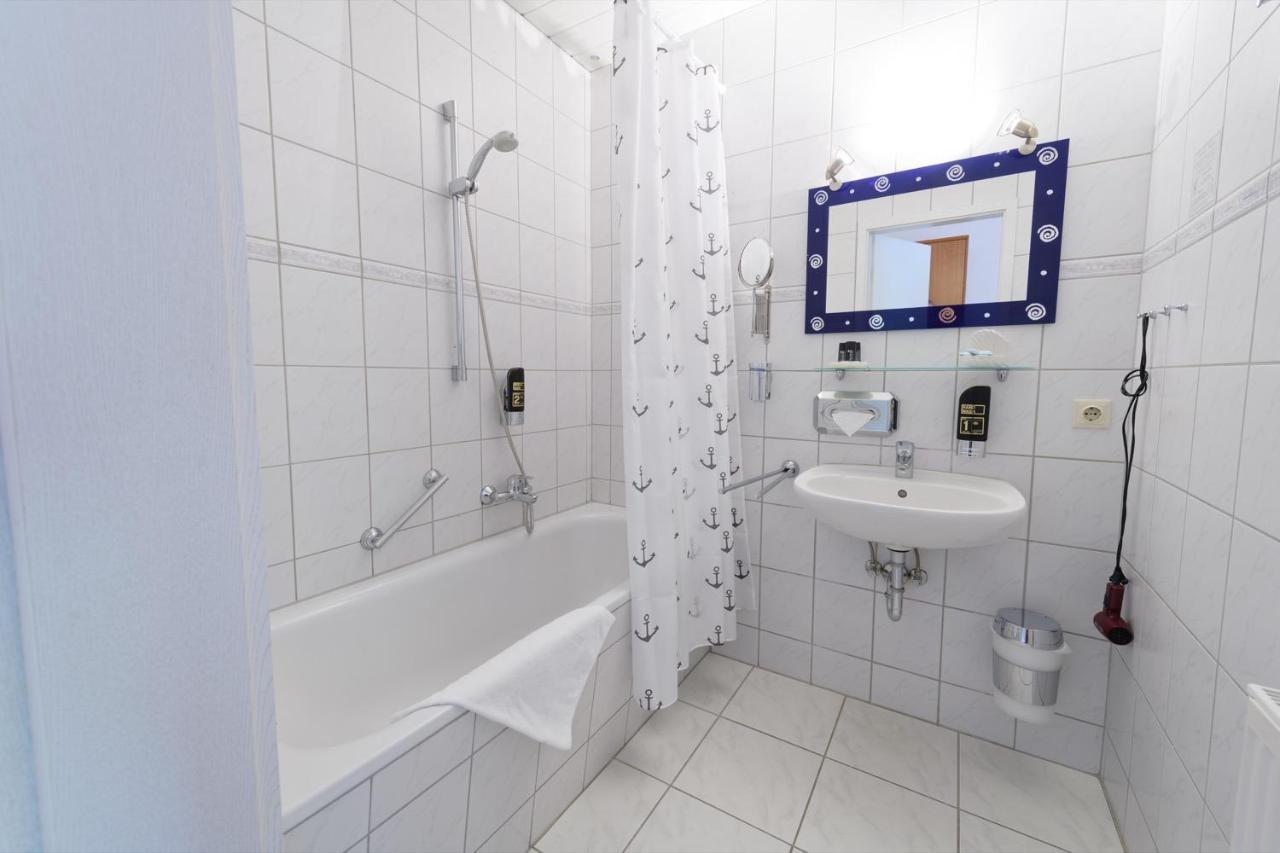 גראל-מוריץ Hotel Ostseewoge מראה חיצוני תמונה